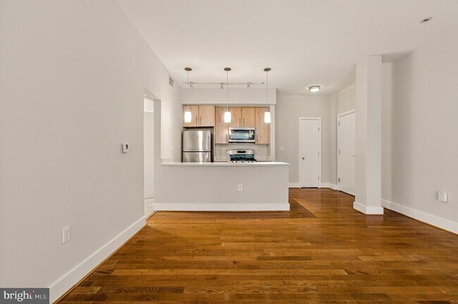 Building Photo - 1435 Chapin St NW