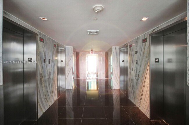 Building Photo - 335 S Biscayne Blvd