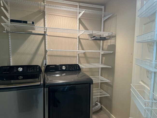 Laundry/Pantry - 10009 NE 120th Ln