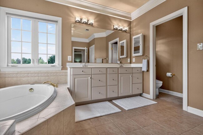Building Photo - 401 Hilton Head Ct