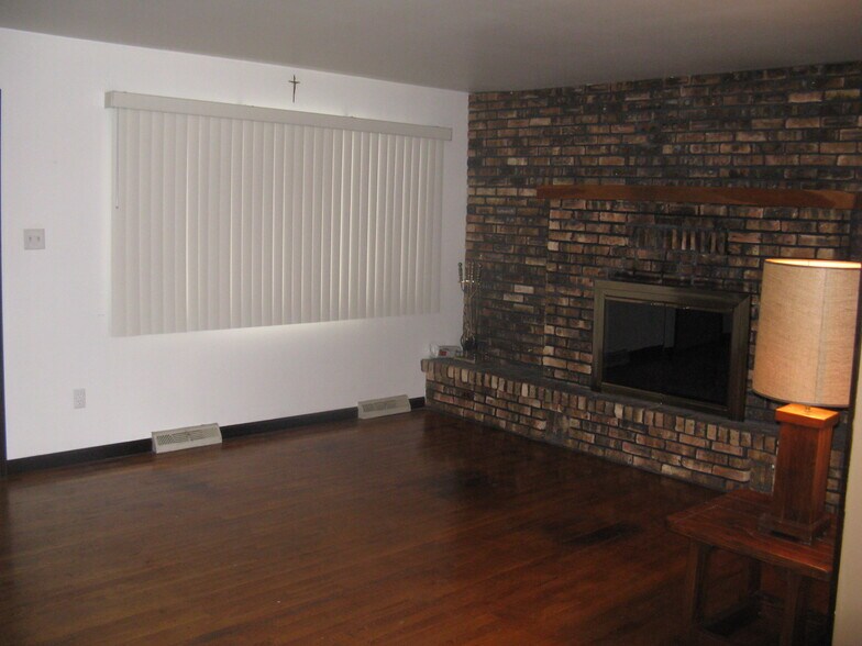 Fireplace - uses real wood - 3718 N 700 W