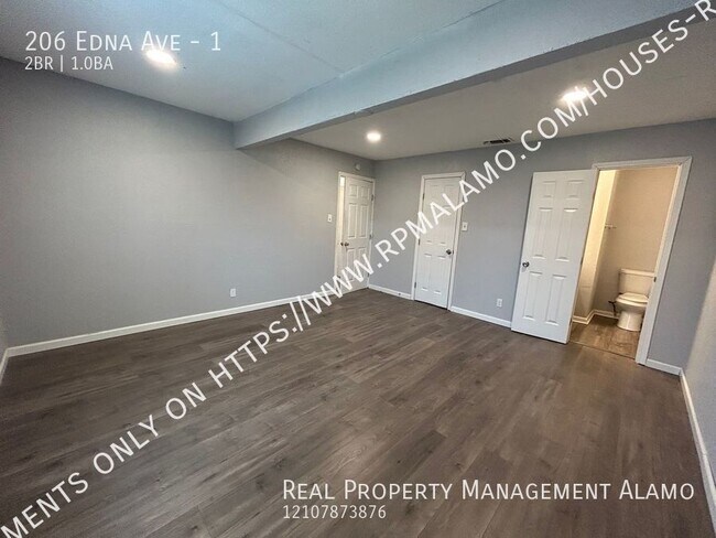 Building Photo - 206 Edna Ave