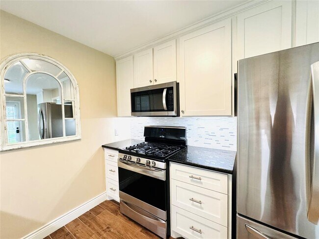 Building Photo - 5103 Darnell St