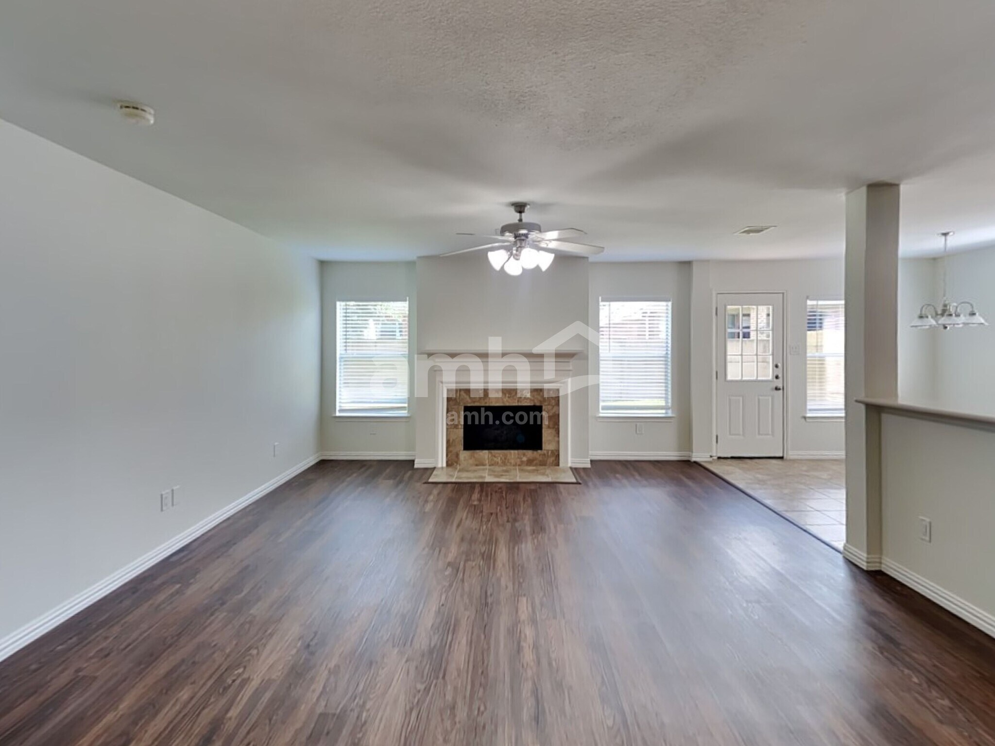 Building Photo - 26949 Carriage Manor Ln
