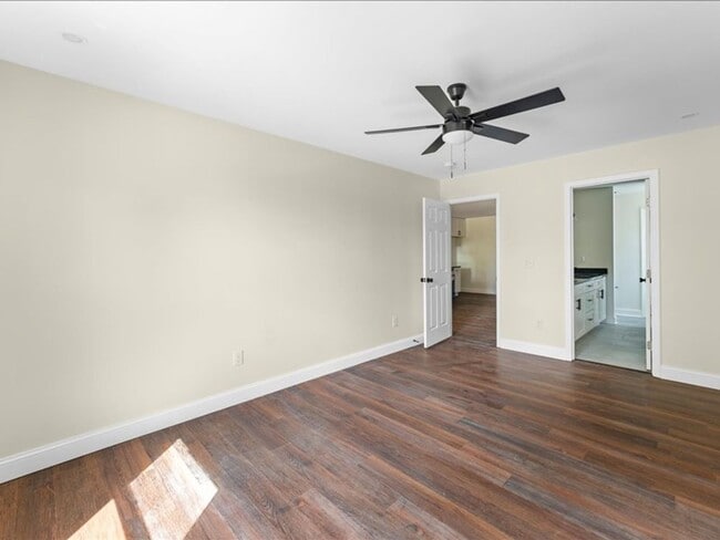 Building Photo - 870 Arlington Ave