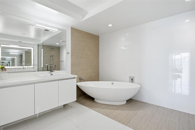Building Photo - 330 Sunny Isles Blvd