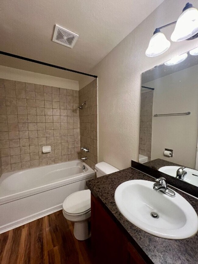 Building Photo - W/S/G Included! Pet Friendly 2 BD