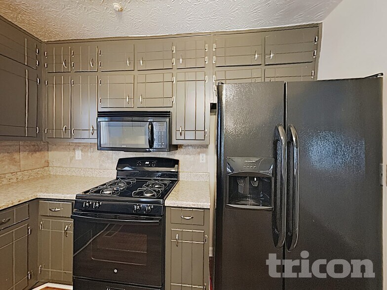 Building Photo - 4088 Valley Brook Rd