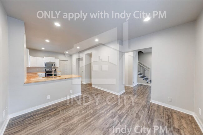 Building Photo - 117 N Riley Ave