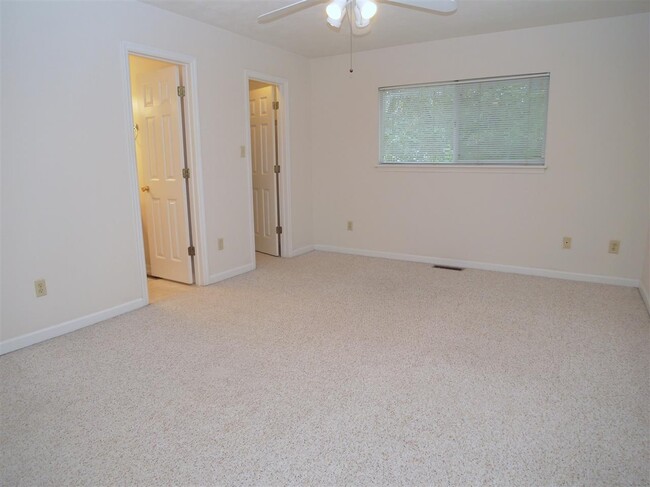 Building Photo - 433 Richview Park Cir W