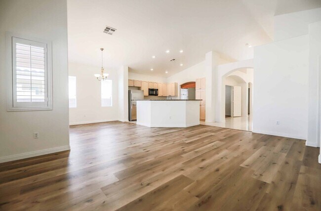 Building Photo - Shadowbrook Springs