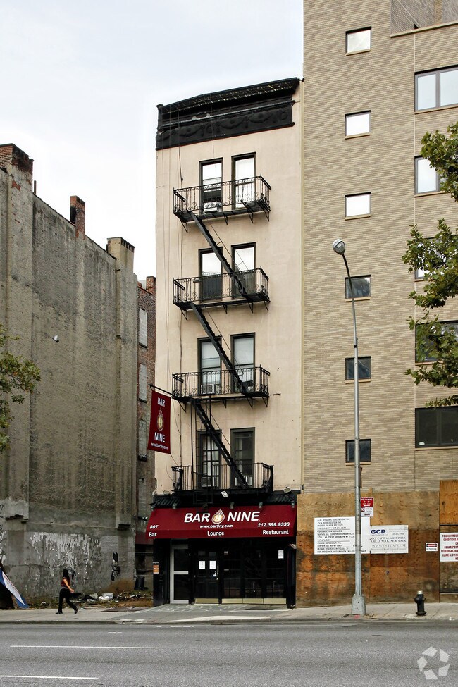 Building Photo - 807 9th avenue