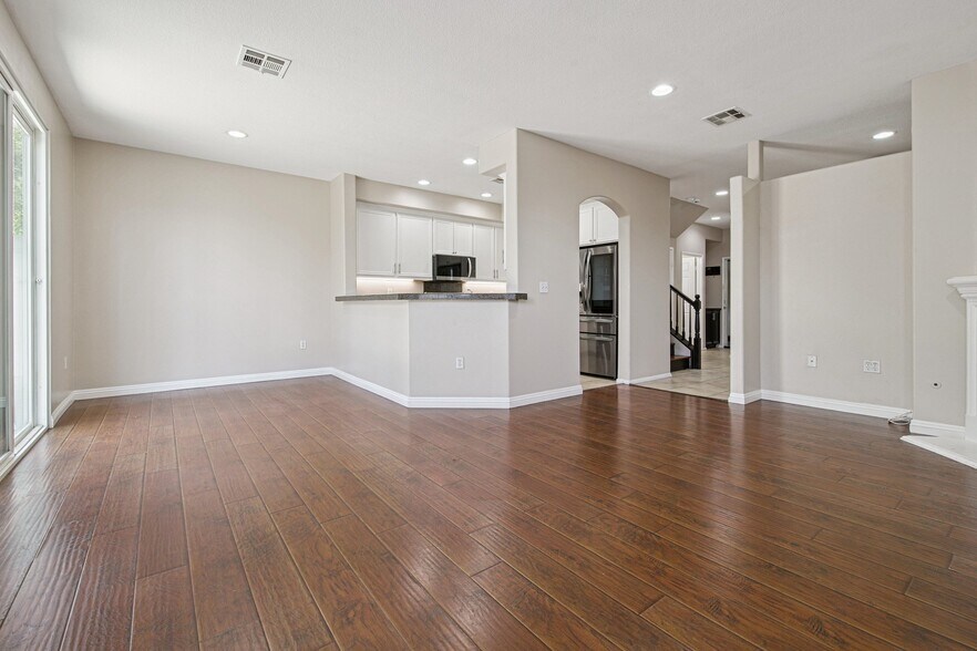 Building Photo - 9449 Hendrix Ln