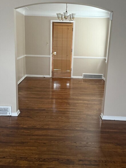 Building Photo - 13677 Cedar Rd