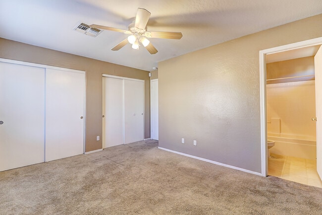 Building Photo - 12060 W Dahlia Dr