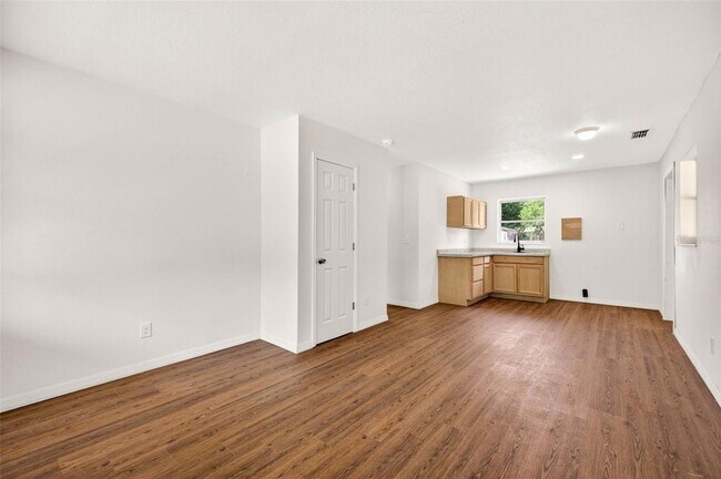 Building Photo - 34816 Evergreen Way