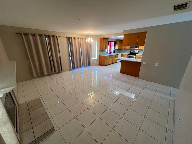 Building Photo - Spacious 4-Bedroom + Office Home in Desirable HOA Community Near New Shopping & Costco