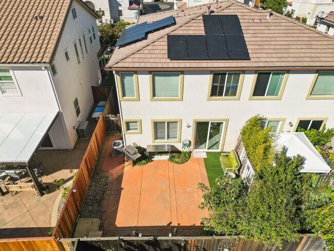 Building Photo - 1079 Portofino Ave