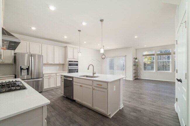 Building Photo - 22521 Woodbridge Ln