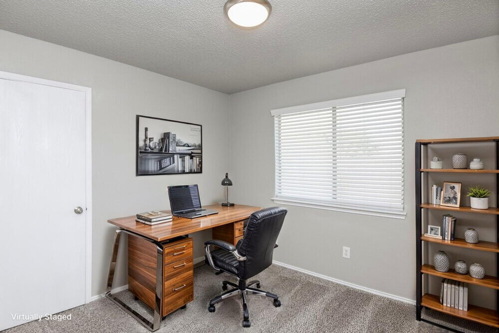 Building Photo - 1121 Sandalwood Dr
