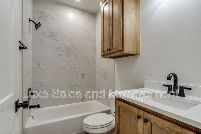 Building Photo - 8329 NW 163rd Ter