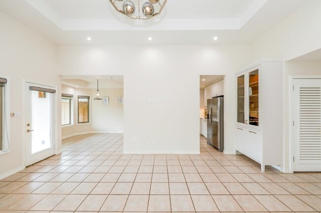 Building Photo - 303 Cinnamon Teal Loop