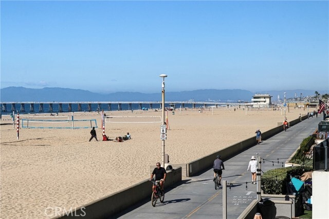 Building Photo - 532 The Strand