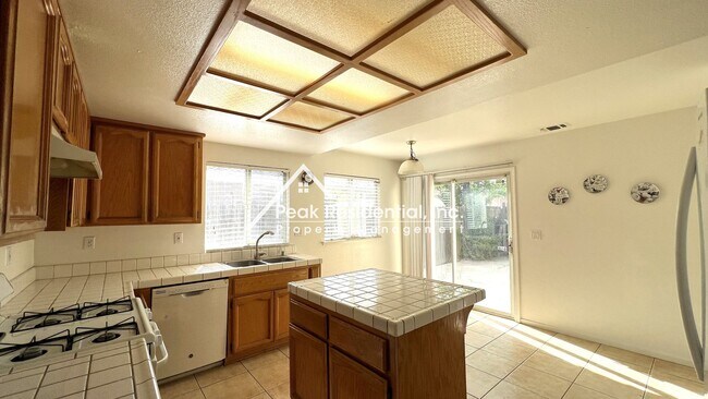 Building Photo - 8274 Golden Park Ct