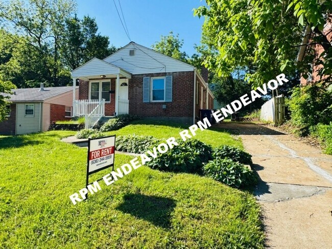 Building Photo - Modern Charm in University City: Your Ideal Rental Awaits!