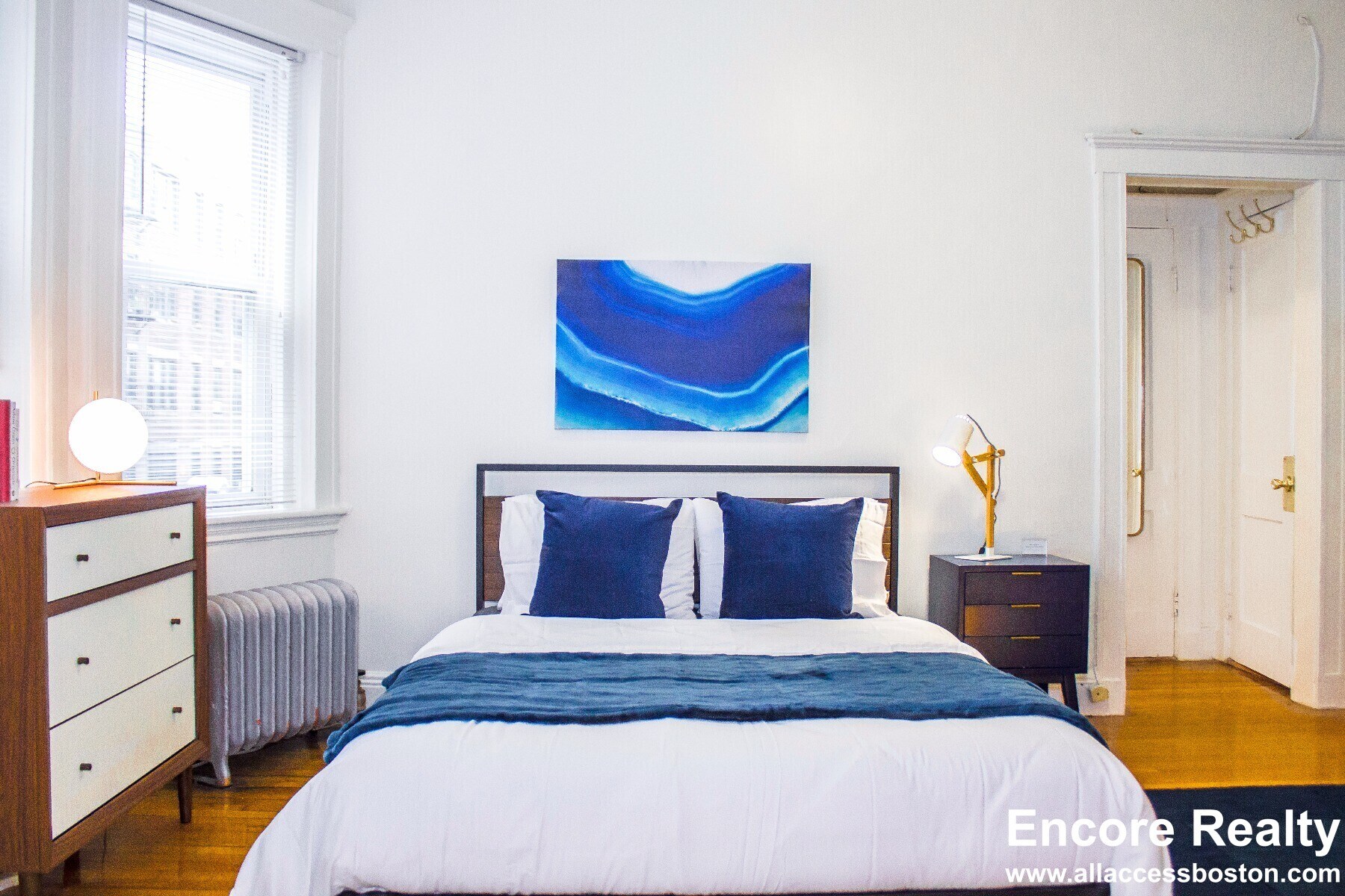 Building Photo - 121 Park Dr