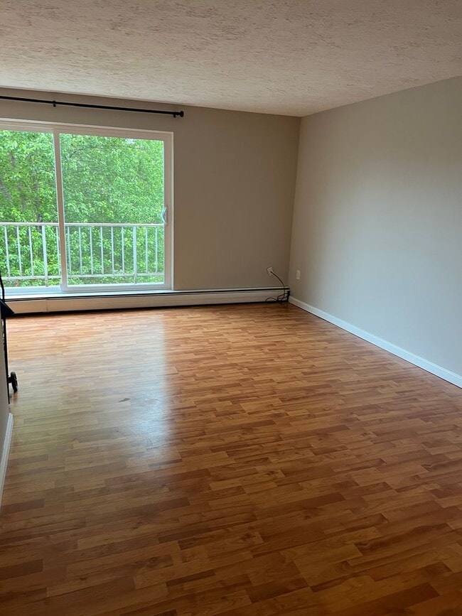 Building Photo - 6000 Nob Hill Dr