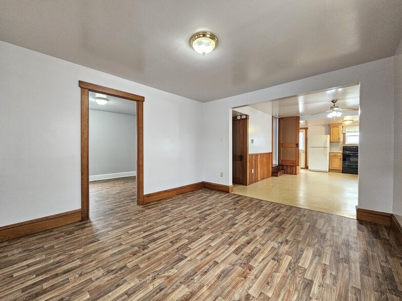 Building Photo - 32 N Farmersville Rd