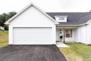 Building Photo - 2585 Emma Ln