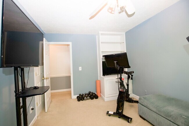 Building Photo - 806 Sumac Ln
