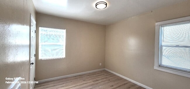 Building Photo - Fully Renovated 1 Bed 1 Bath in Heart of Oakland Close to Childerns Hospital Ready for Lease