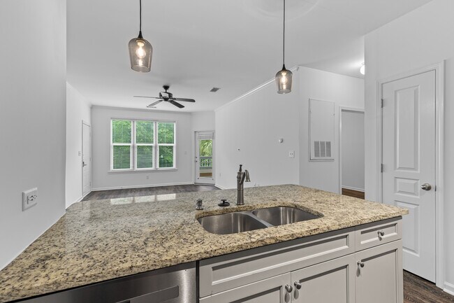 Building Photo - 500 Bucksley Ln