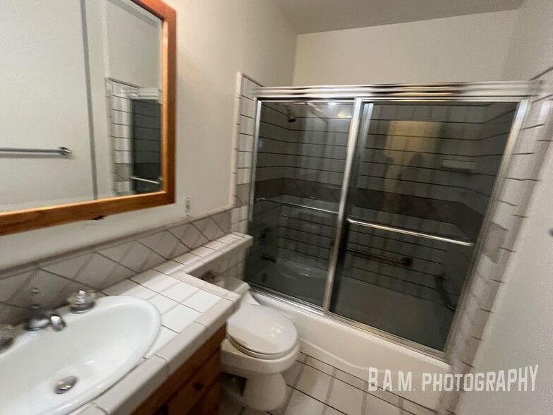 Building Photo - 20604 Wardham Ave