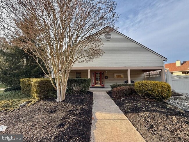 Building Photo - 263 Tavistock Rd