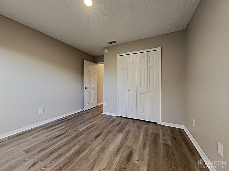 Building Photo - 461 Taylorville St