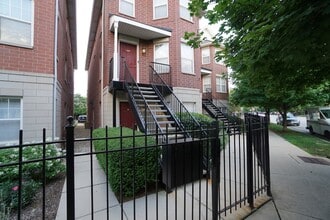 Building Photo - 1103 N Crosby St