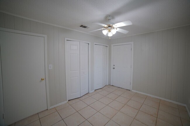 Building Photo - 3424 Orlando Dr
