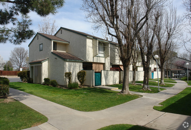 Building Photo - Sundance Apartments