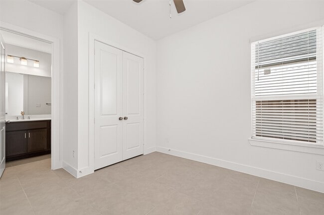 Building Photo - 4916 Northern Wds Dr