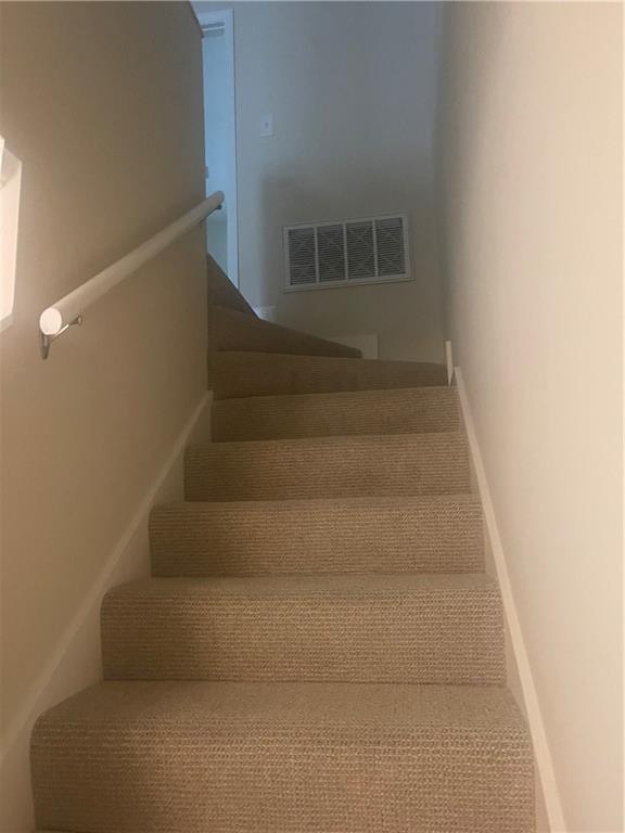 Building Photo - 104 Courtyard Villas Ln