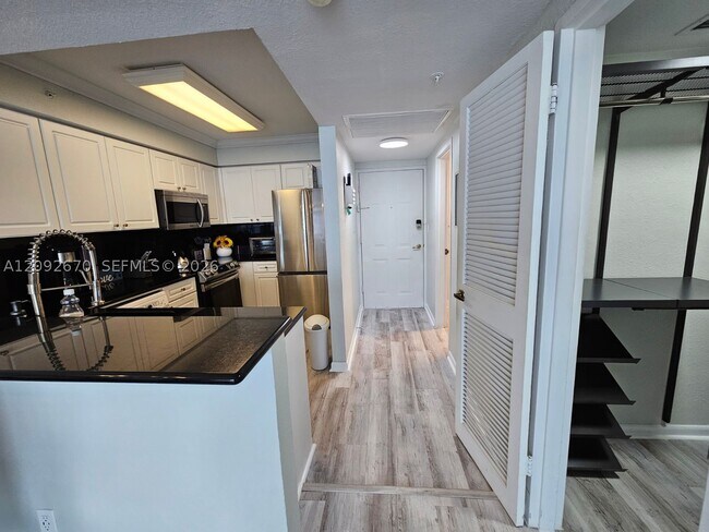 Building Photo - 2501 S Ocean Dr