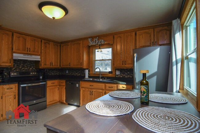 Building Photo - 1260 7th St