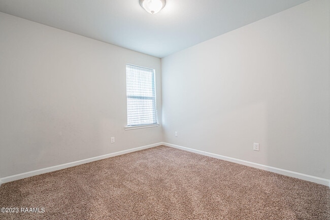 Building Photo - 101 Eagle Lk Dr