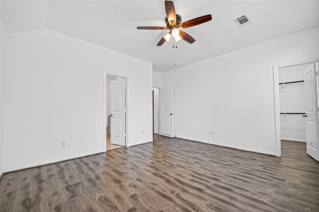 Building Photo - 4743 Glen Isle Dr