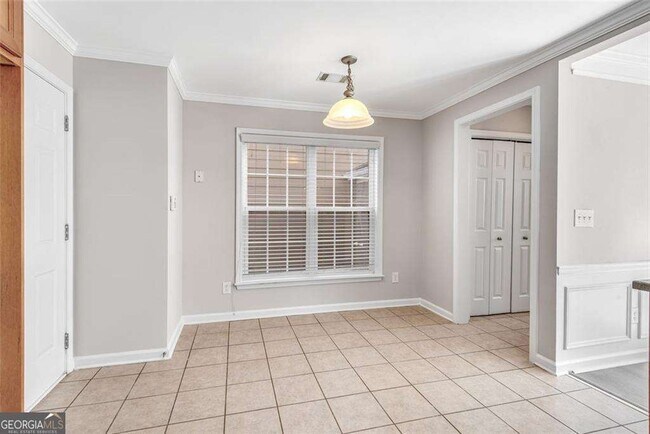 Building Photo - 268 Balaban Cir
