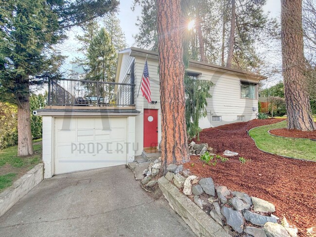 Building Photo - Beautiful Home Near Perry District